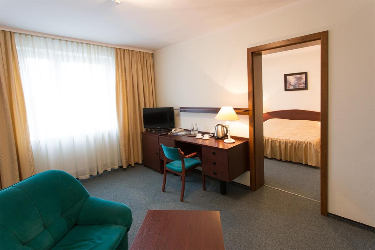 Hotel Ior Poznań Exteriör bild