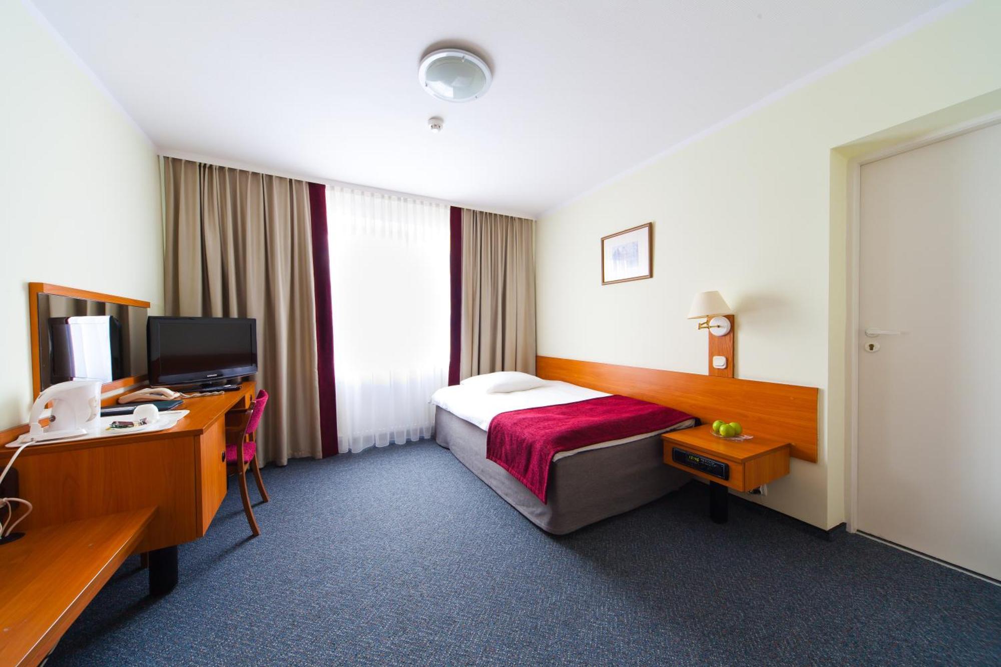 Hotel Ior Poznań Exteriör bild